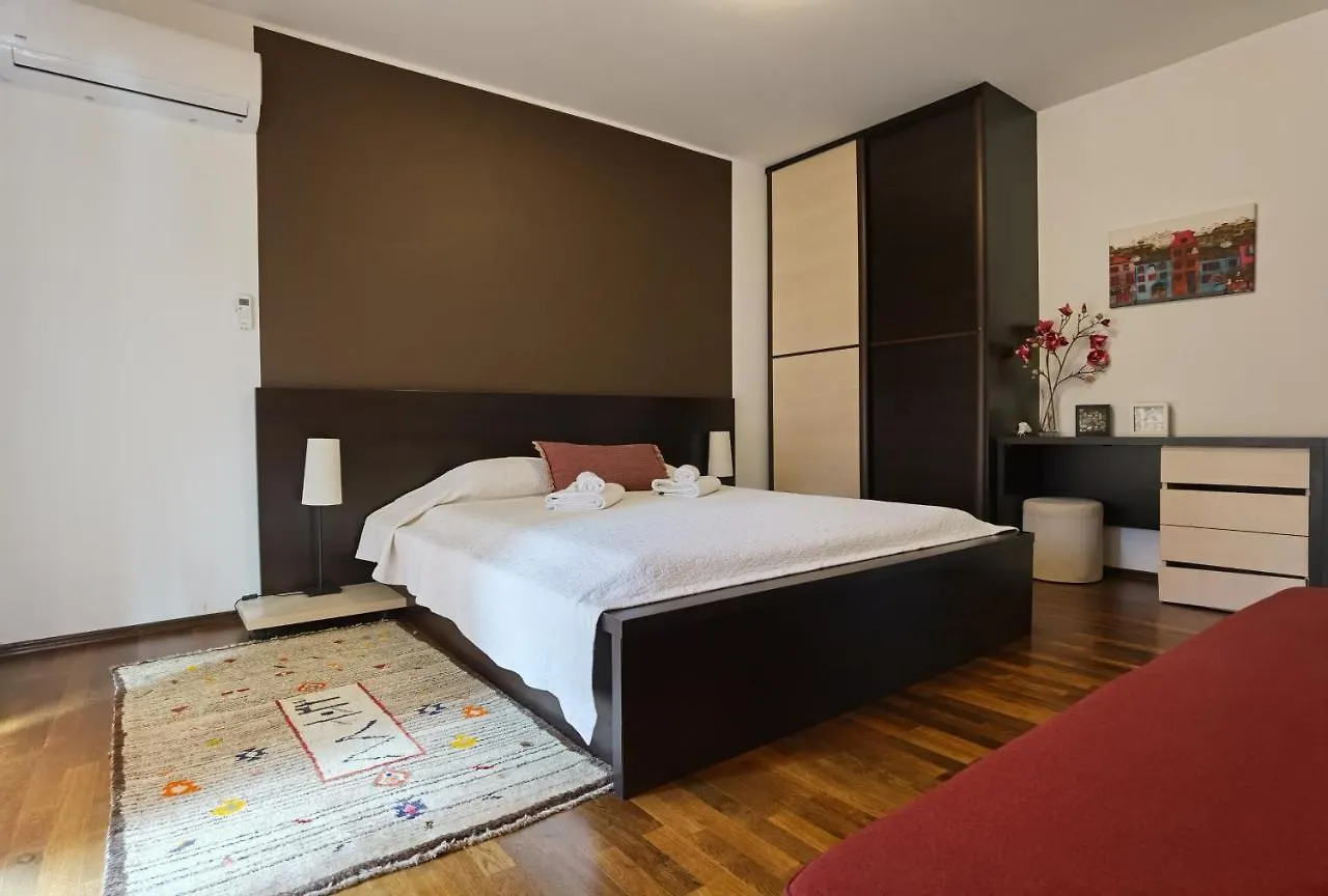 פולה Pine And Lime Apartments