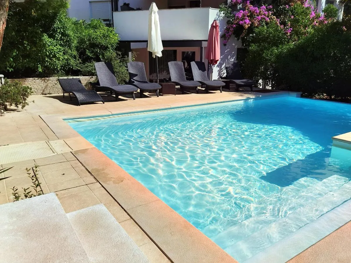 פולה Pine And Lime Apartments קרואטיה