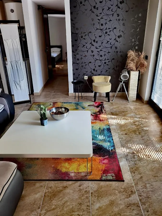 פולה Pine And Lime Apartments 0*,