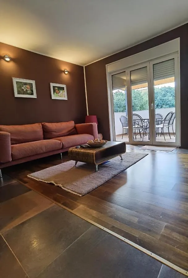 פולה Pine And Lime Apartments קרואטיה