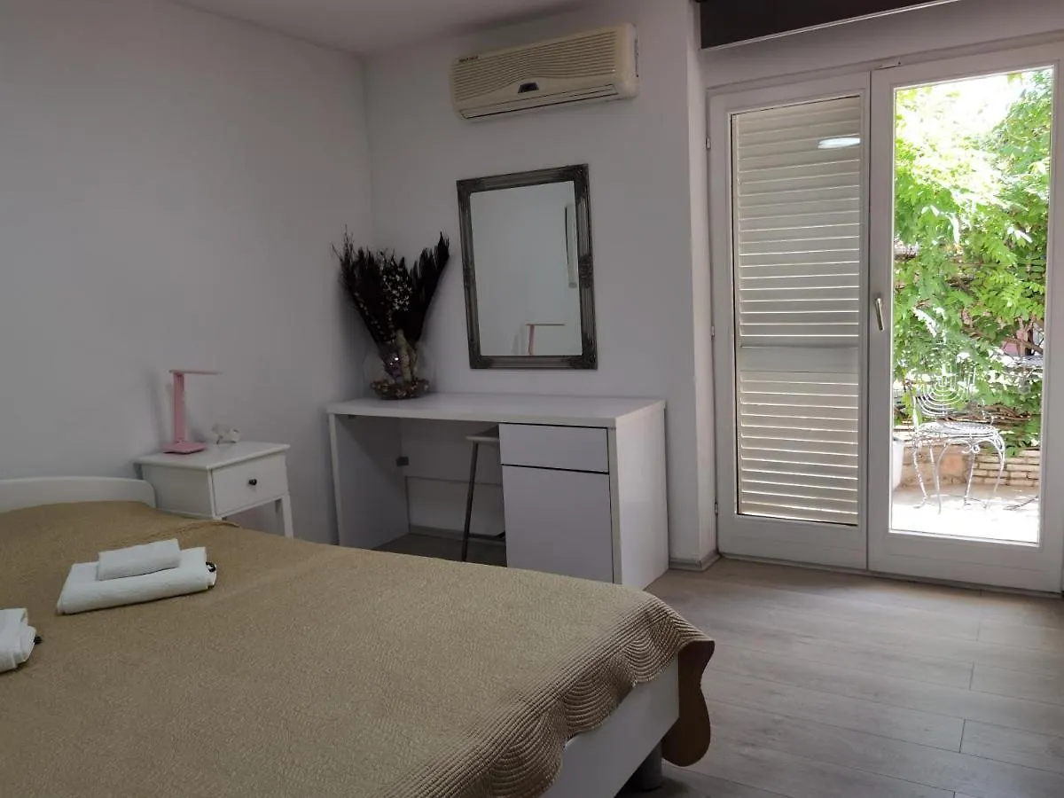 פולה Pine And Lime Apartments