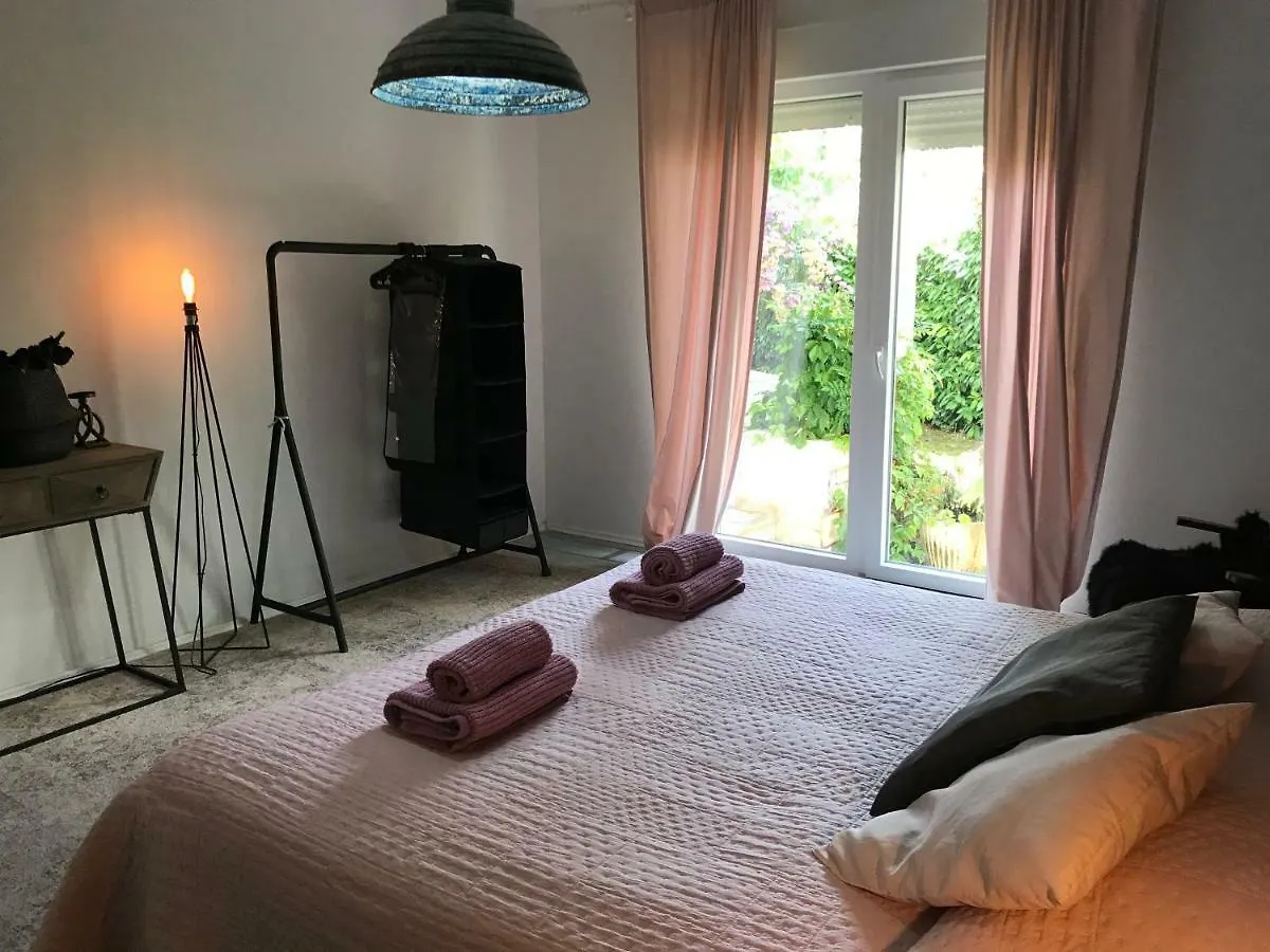 Pine And Lime Apartments Pula