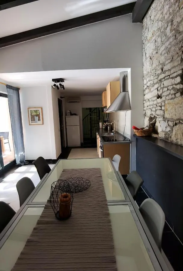 Pine And Lime Apartments Pula 0*,