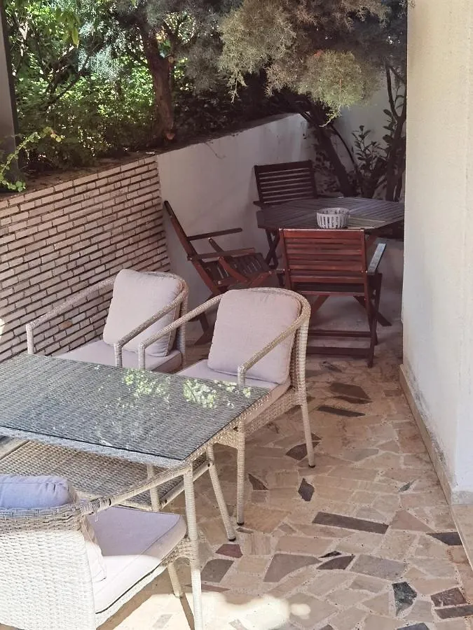 Pine And Lime Apartments Pula