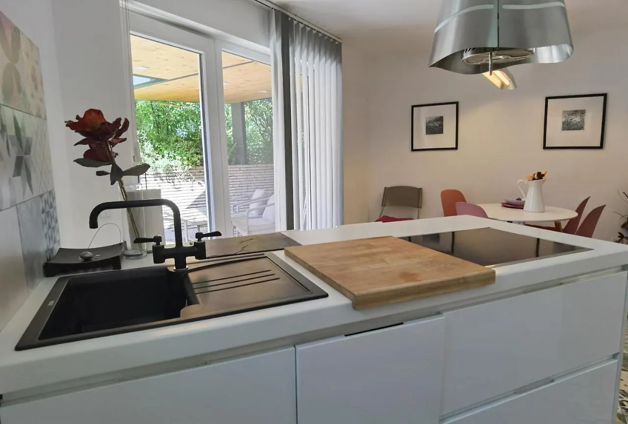 Pine And Lime Apartments Pula