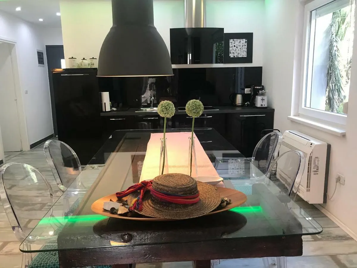 Pine And Lime Apartments Pula Hırvatistan